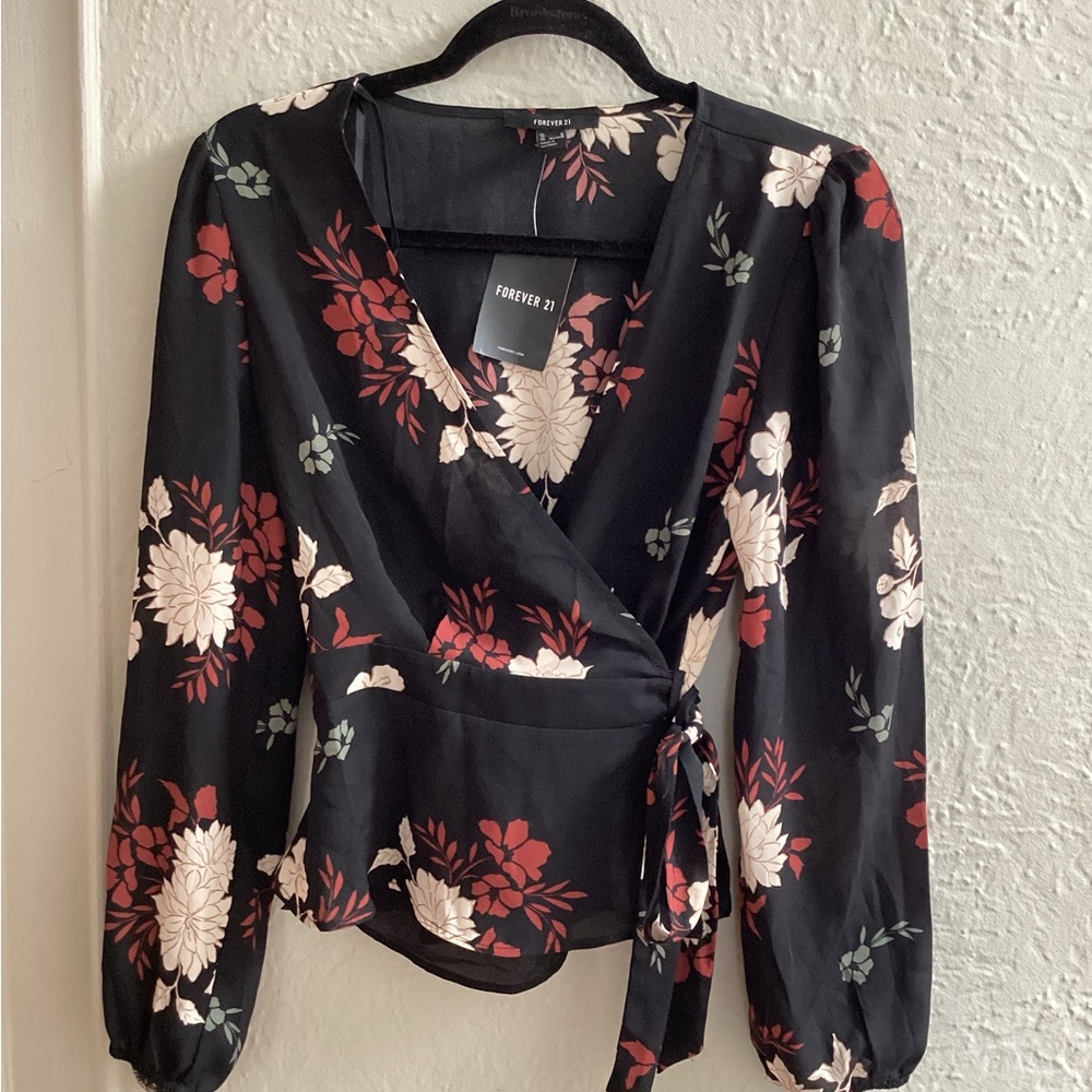 Wrap long sleeve crop